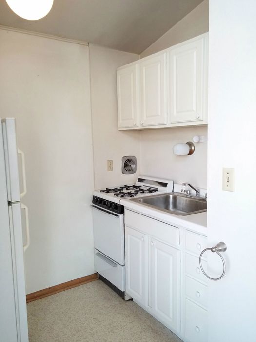 Campus Studio Kitchen - Schulhof Property Management LLC