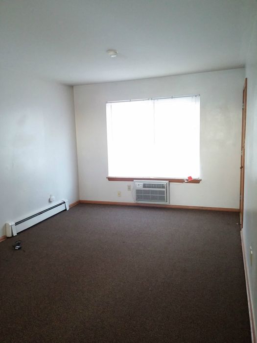 Campus Studio Bedroom - Schulhof Property Management LLC