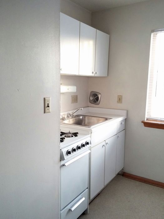 Campus Studio Kitchen - Schulhof Property Management LLC