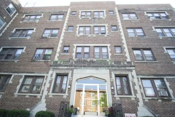 Janola Apartments - Schulhof Property Management LLC