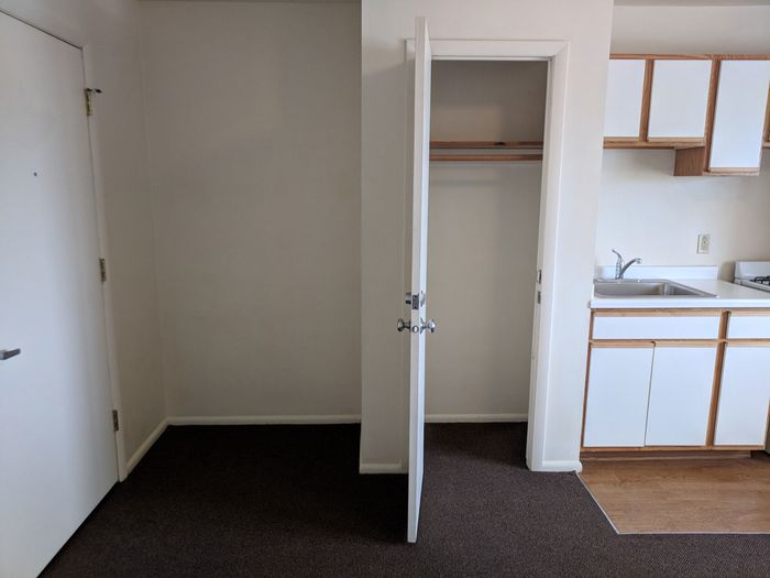 Studio 523 - Schulhof Property Management LLC