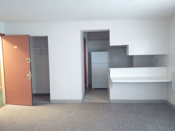 Campus Union Living Room - Schulhof Property Management LLC