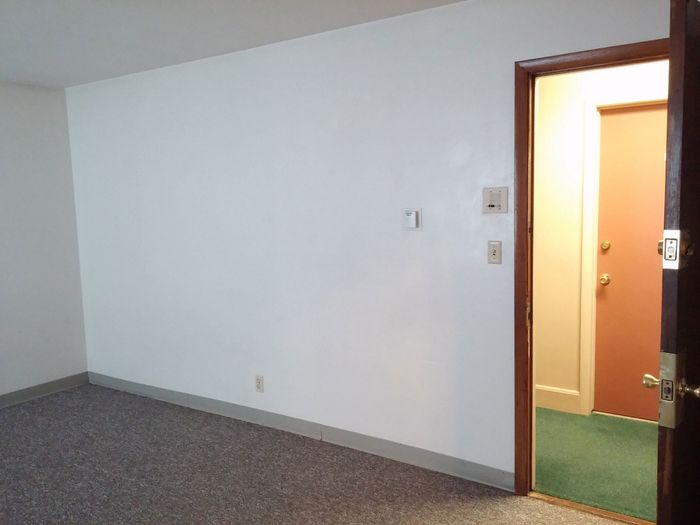 Campus Union Bedroom - Schulhof Property Management LLC