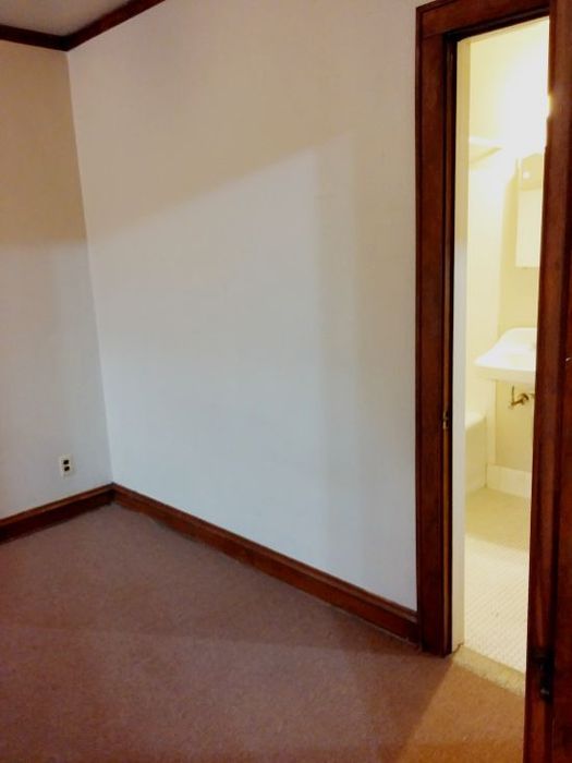 The Elms Apartment Bedroom - Schulhof Property Management LLC