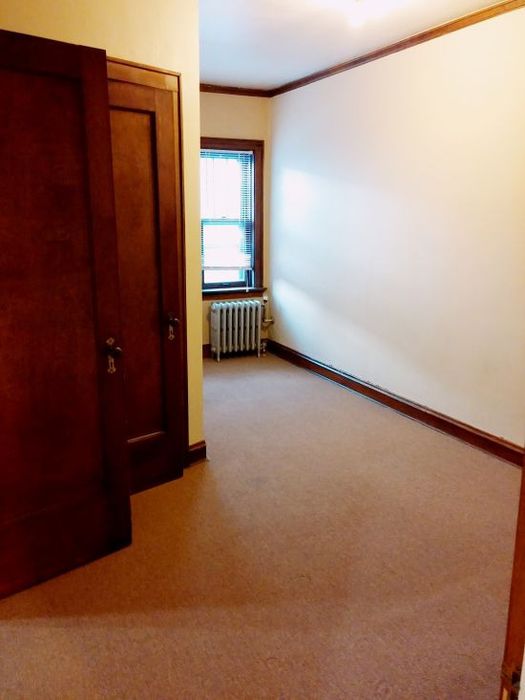 The Elms Apartment Bedroom - Schulhof Property Management LLC