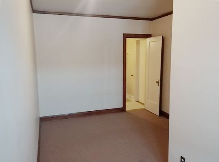 The Elms Apartment Bathroom - Schulhof Property Management LLC