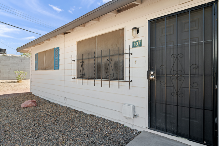 Thunderbird Townhomes & Apartments Unit