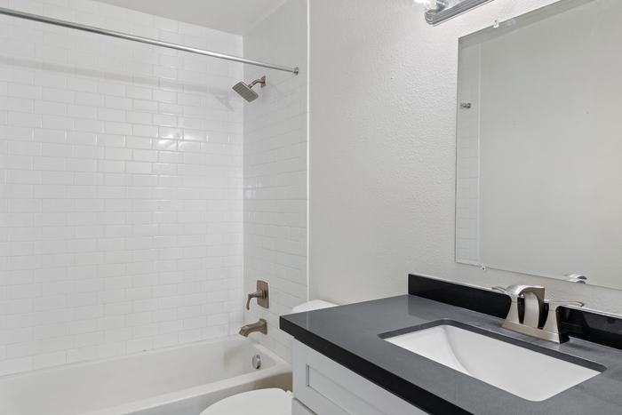 Thunderbird Apartments Shower