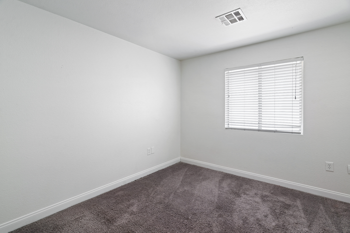 Thunderbird Apartments Room