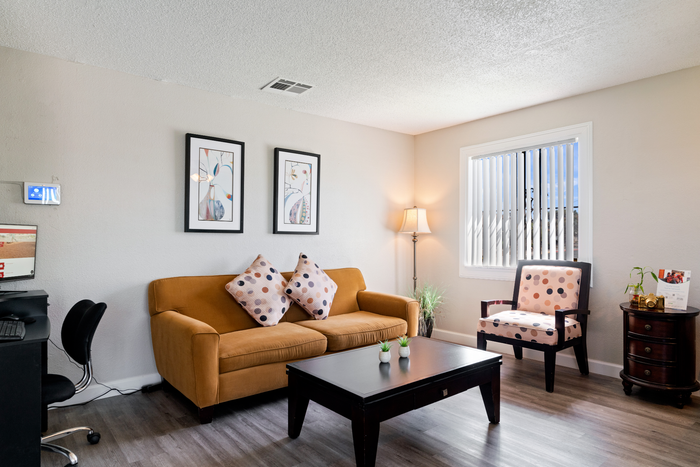 Thunderbird Apartments Leasing Office