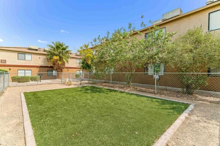 Arcadia Palms grass yard