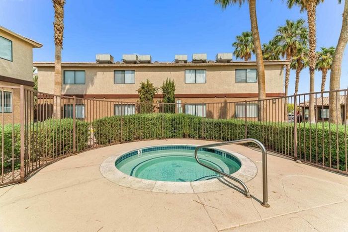 Arcadia Palms pool area