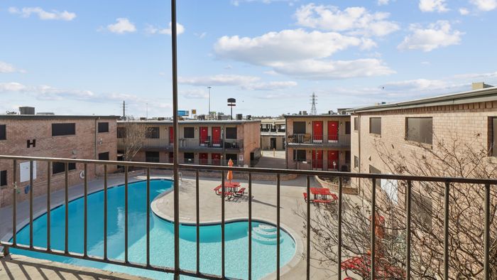 Alegria del Sol pool view