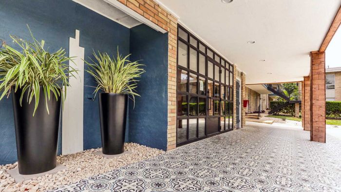 Leasing Office Entrance