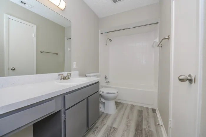 Ridge at Southcross bathroom