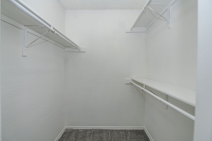Ridge at Southcross Closet