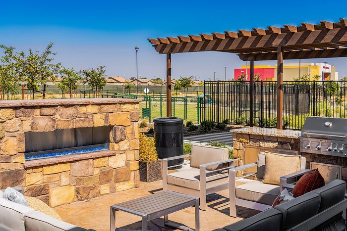 Grapevine Villa barbecue and fireplace