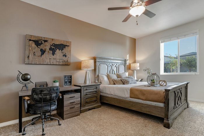 bedroom with carpeted flooring at Grapevine Villa