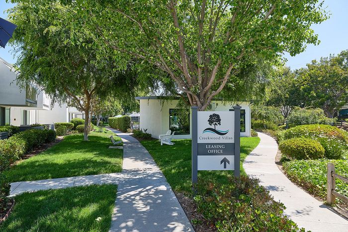 exterior of creekwood villas