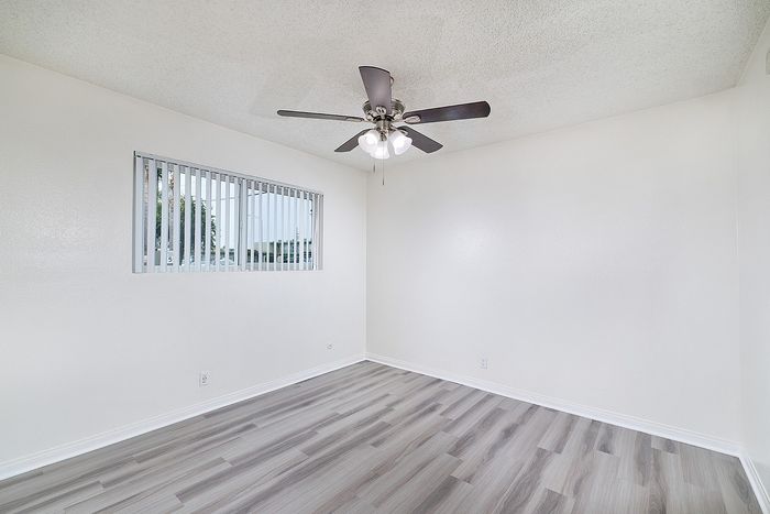 bedroom at pine vista apartments