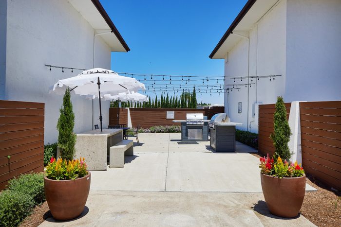 community grill and picnic area