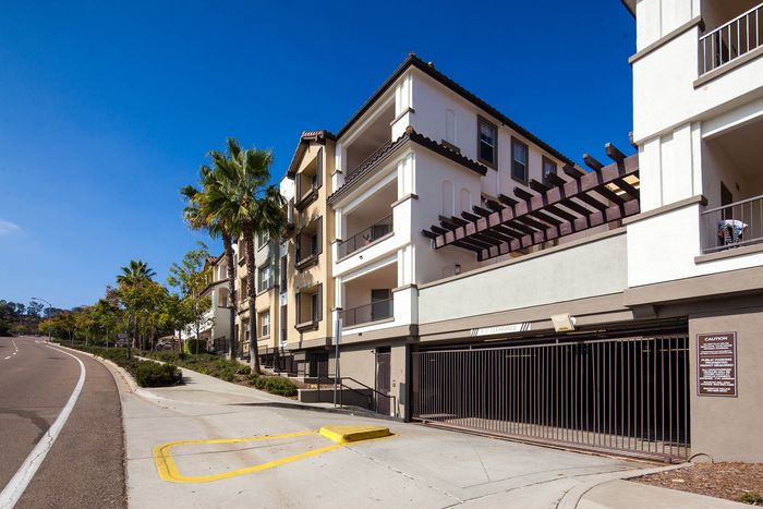 entry to elan pacifico encinitas