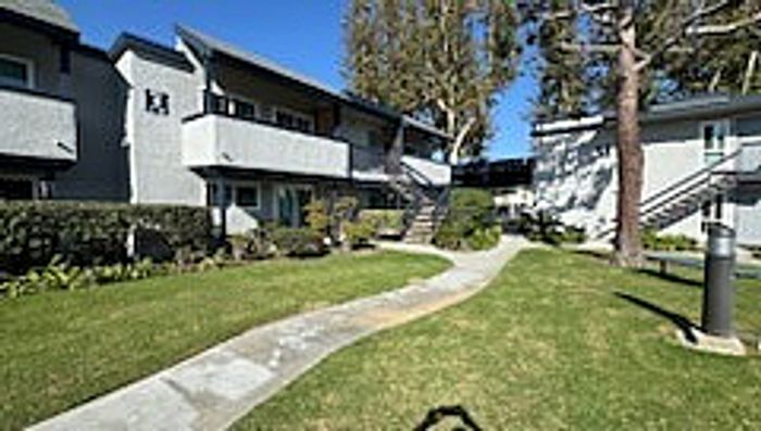 Exterior courtyard at Delaware Pines