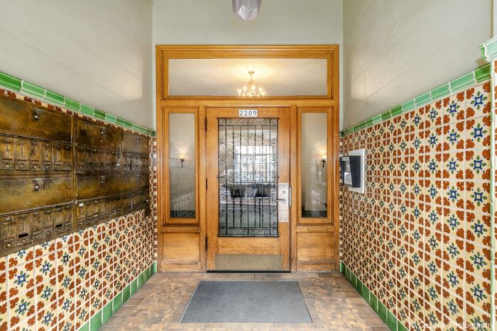 Manhattan Apartments Entry Way and Mail