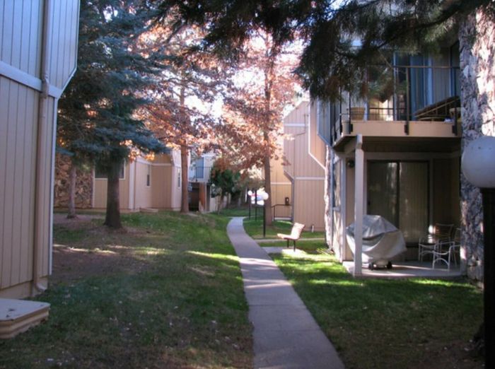 2 story apartment building at ala moana
