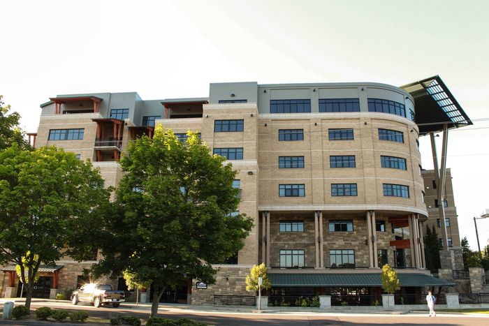 exterior of 5 story meridian building