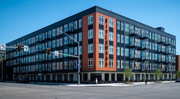Exterior view of Rivenwood Apartments in Downtown Salem, OR