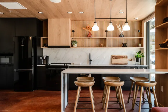 Community kitchenette and lounge area at Rivenwood in Salem, OR