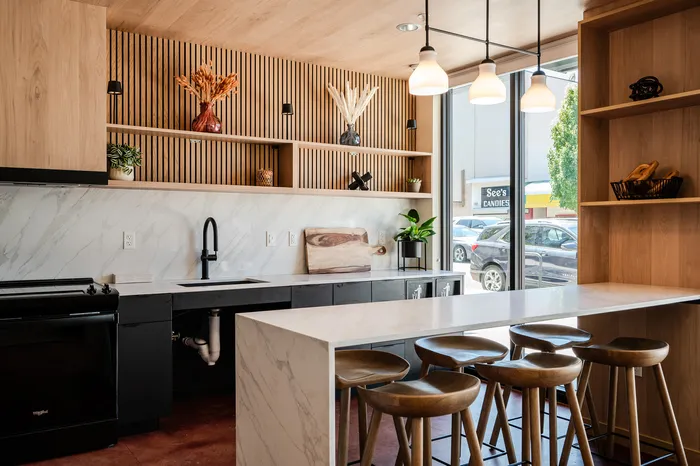 Community kitchenette and lounge area at Rivenwood in Salem, OR