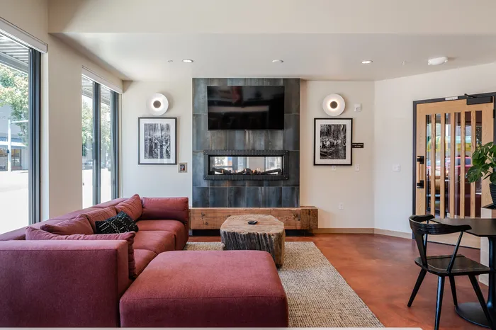 Lobby, resident lounge area, and leasing office at Rivenwood apartments in Salem, OR