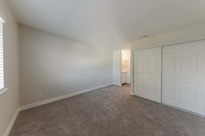 Spacious bedroom with ensuite bedroom