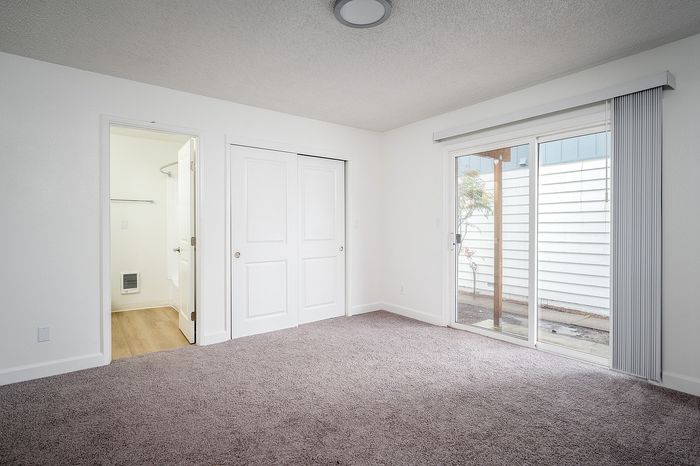 one bedroom apartment with ensuite bathroom