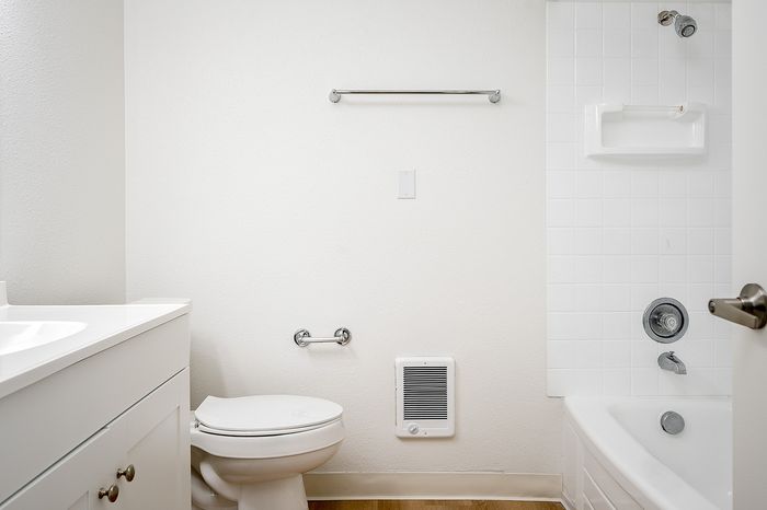 bathroom with shower and tub combo