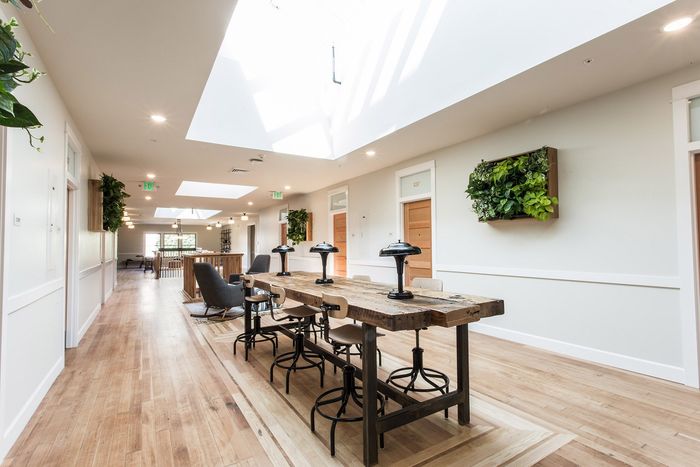 second floor landing at fairmount apartments with lounge area