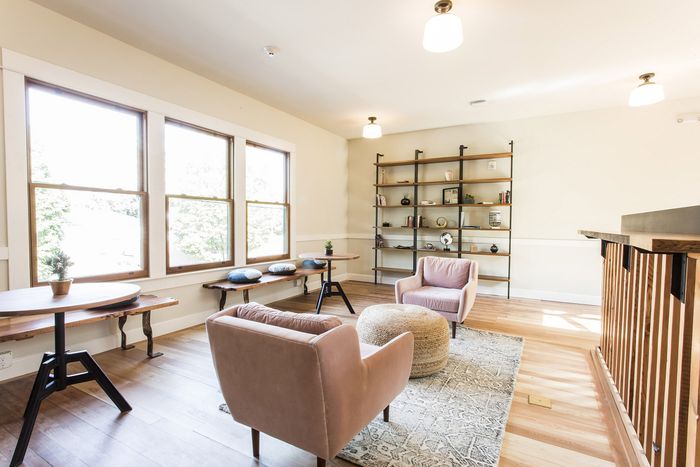 second floor landing at fairmount apartments with lounge area