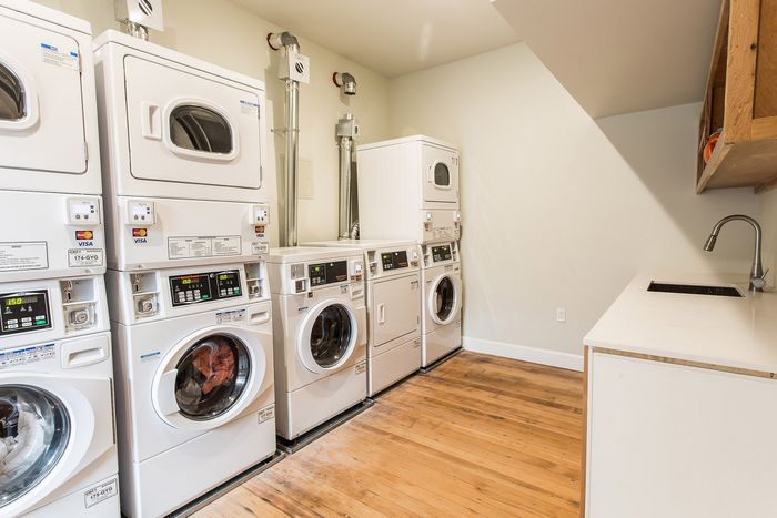 laundry area at fairmount apartments