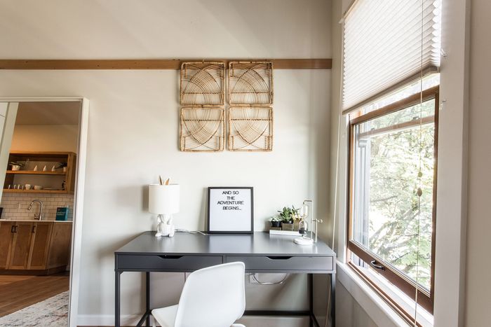 living room with desk at fairmount apartments