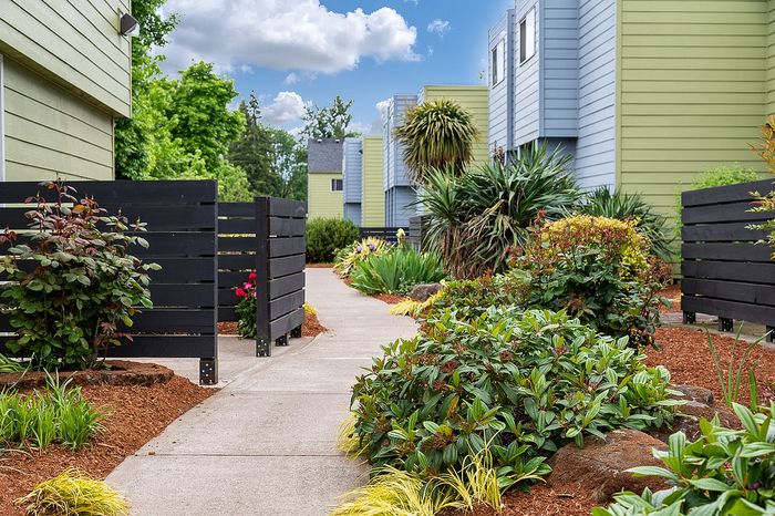 walking path through boulder gardens apartments