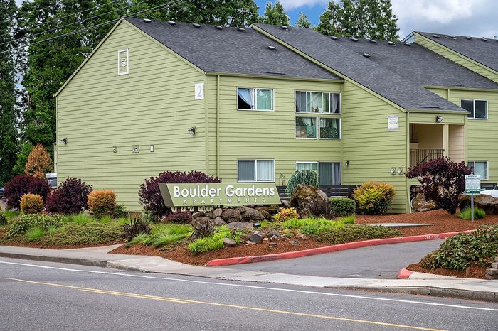 exterior of boulder gardens apartments