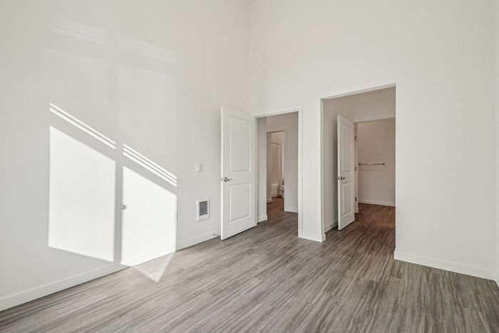 bedroom with attached closet