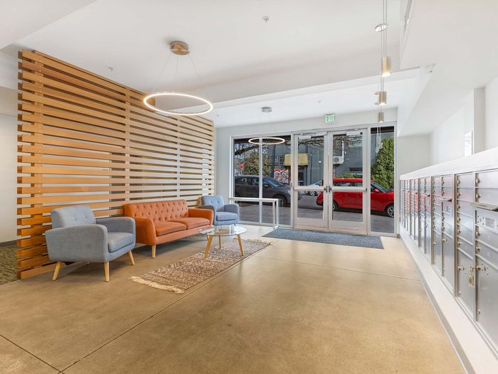Modern lobby and resident lounge area at Koz on 13th.