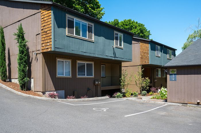 Shady Glen Exterior