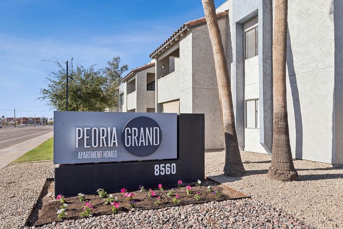 Peoria Grand monument sign