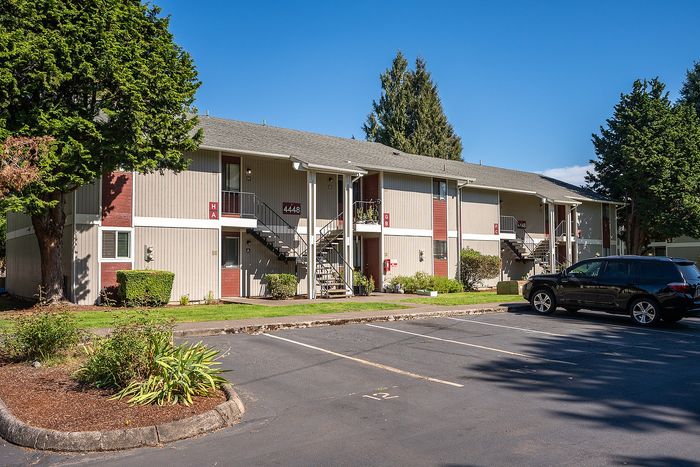 Exterior of Cedar Park apartments