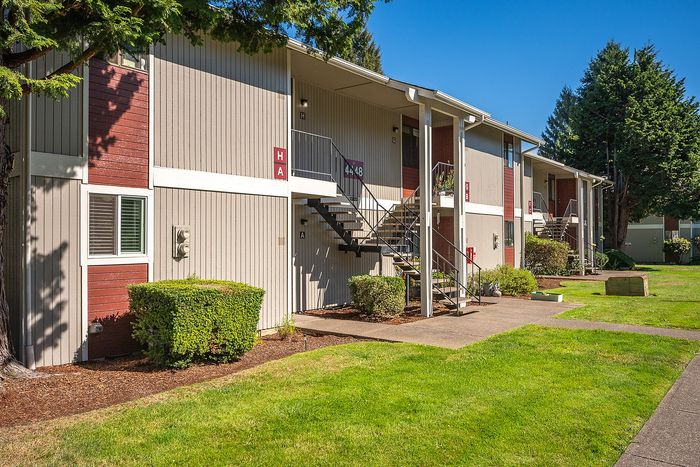 Exterior of Cedar Park apartments