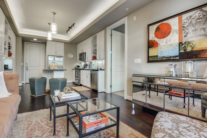 Living Space | The James | HOUSTON, TEXAS